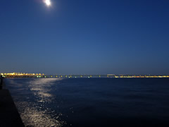 月夜の前島