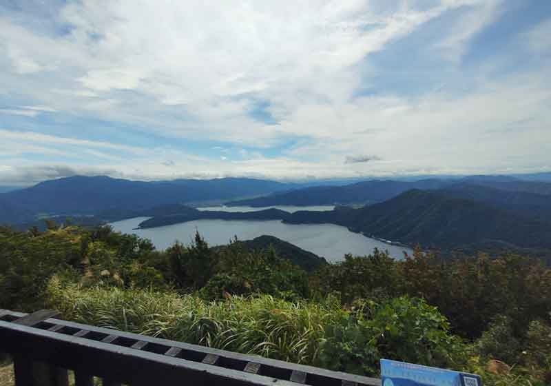 三方五湖の雄大な眺め